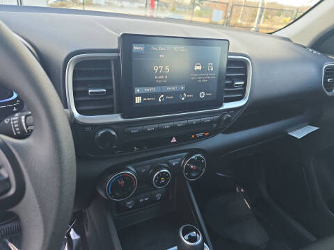 2024 Hyundai Venue SE