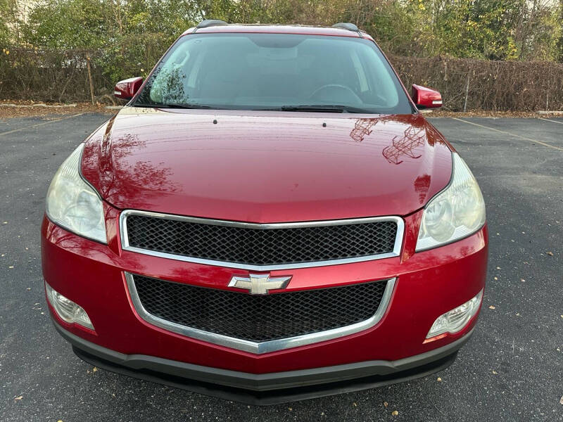 2012 Chevrolet Traverse 1LT photo 5