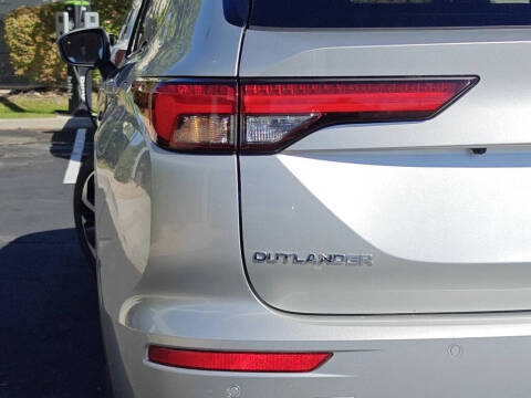 2025 Mitsubishi Outlander PHEV SEL