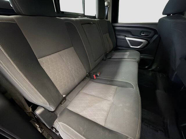 2023 Nissan Titan SV