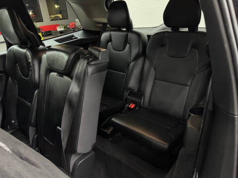 2018 Volvo XC90 T6 Momentum