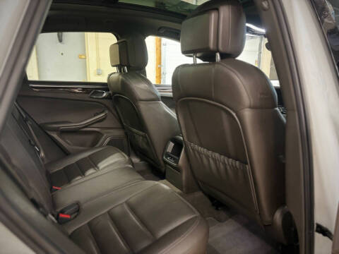 2015 Porsche Macan S