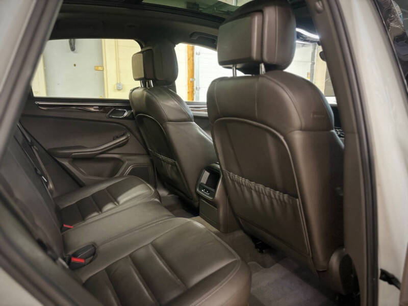 2015 Porsche Macan S