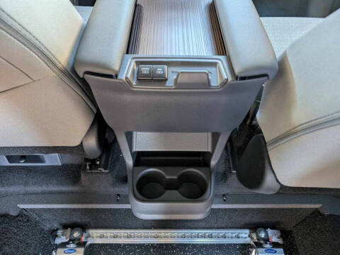 2025 Toyota Sienna LE 8-Passenger