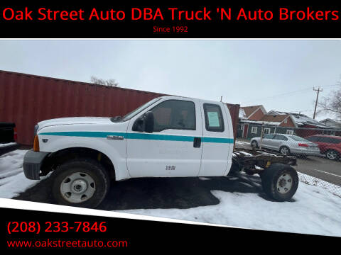 2006 Ford F-250 Super Duty for sale at Oak Street Auto DBA Truck 'N Auto Brokers in Pocatello ID