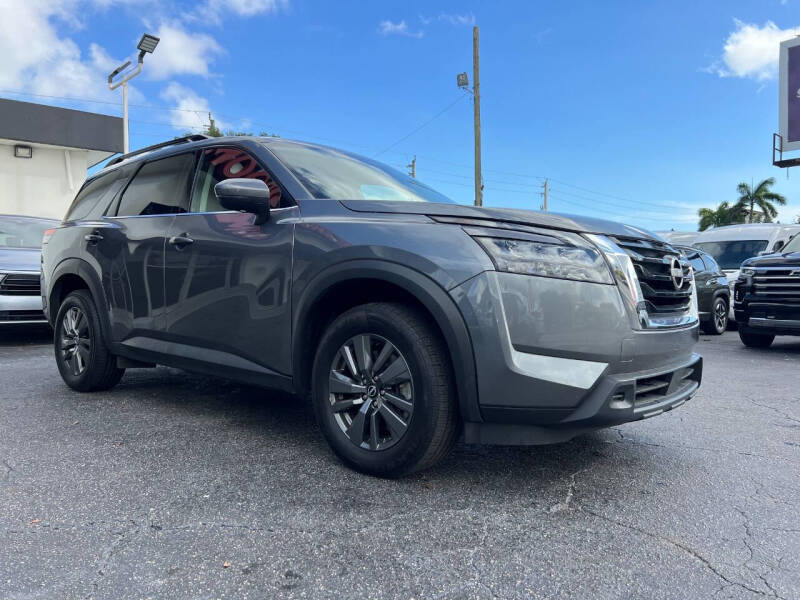 2024 Nissan Pathfinder SV