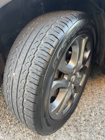 2019 Toyota Yaris XLE