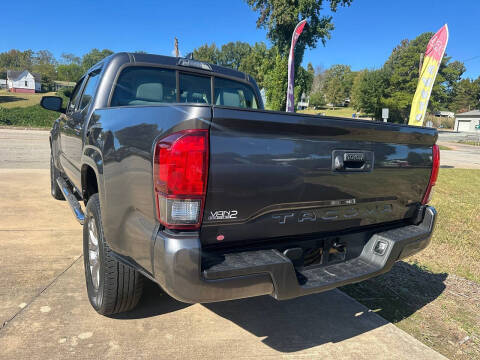 2018 Toyota Tacoma SR