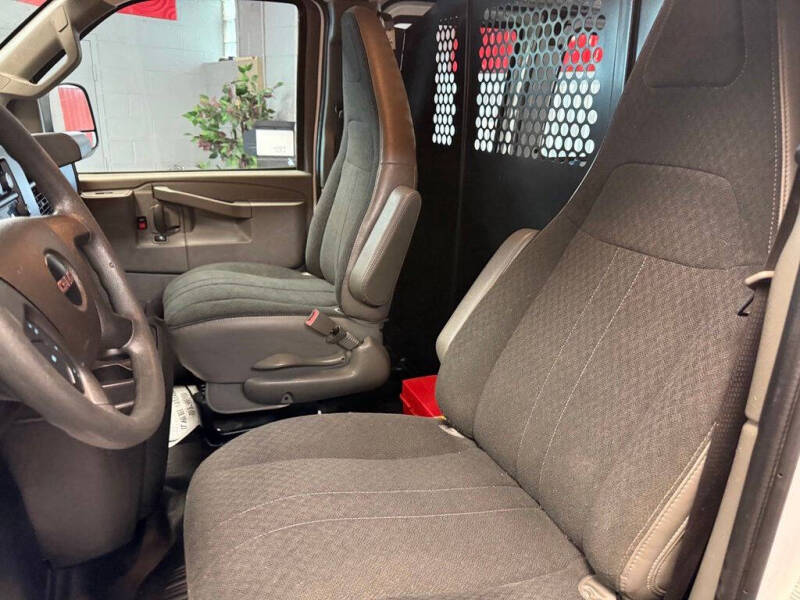 2024 GMC Savana 2500