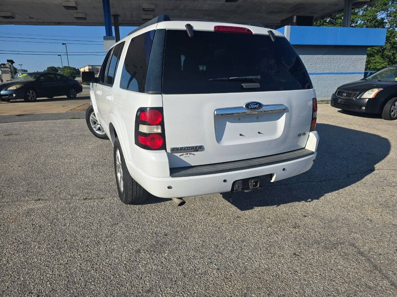 2010 Ford Explorer for sale at QUEENSGATE AUTO SALES in York, PA