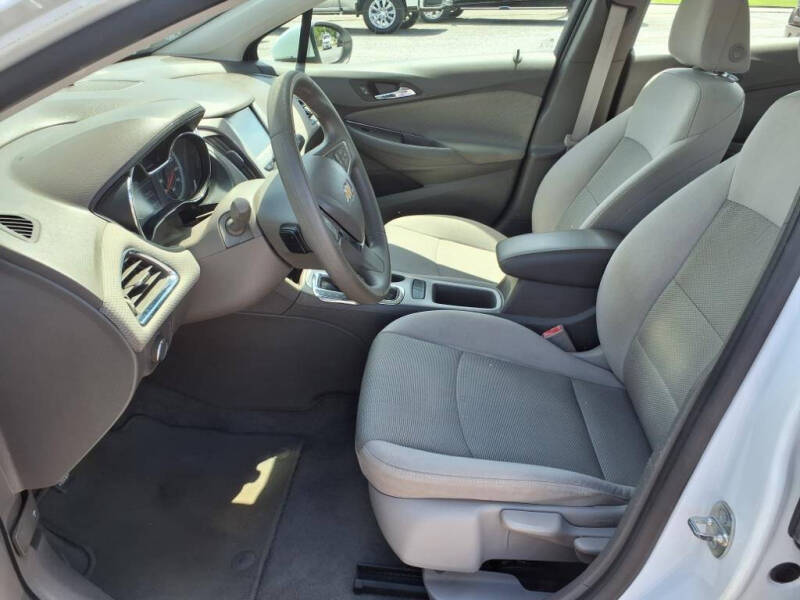 2017 Chevrolet Cruze LS Auto