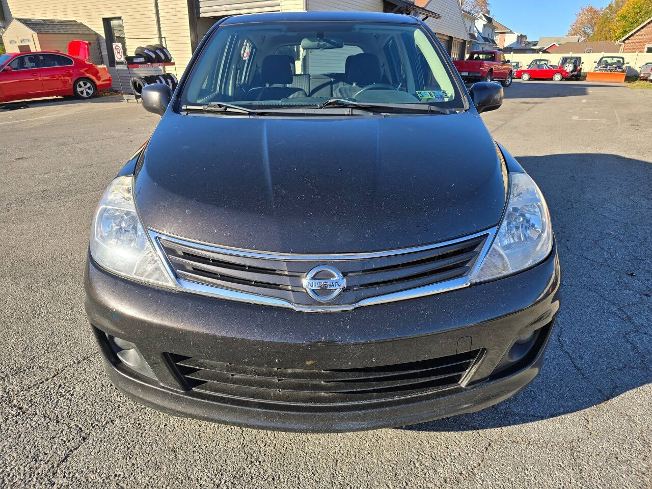 2011 Nissan Versa for sale at QUEENSGATE AUTO SALES in York, PA