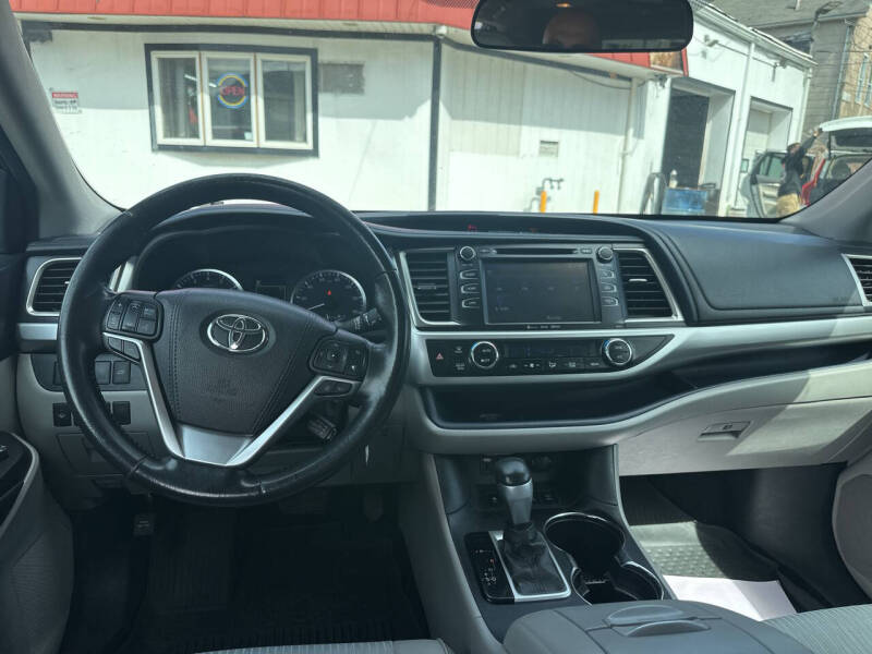 2017 Toyota Highlander LE Plus