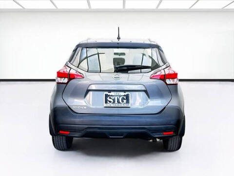 2019 Nissan Kicks S