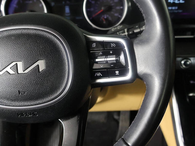 2023 Kia Carnival EX