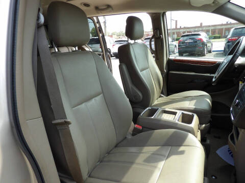 2015 Chrysler Town and Country Touring