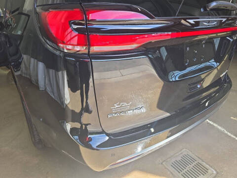 2027 Chrysler Pacifica Limited
