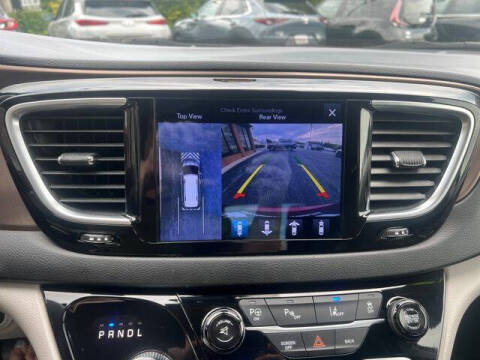2017 Chrysler Pacifica Touring-L Plus