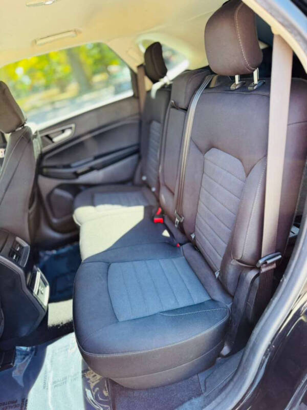 2021 Ford Edge SE