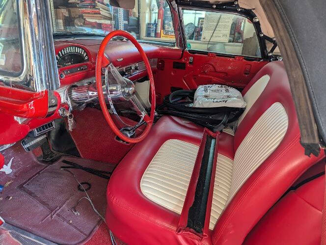 1955 Ford Thunderbird