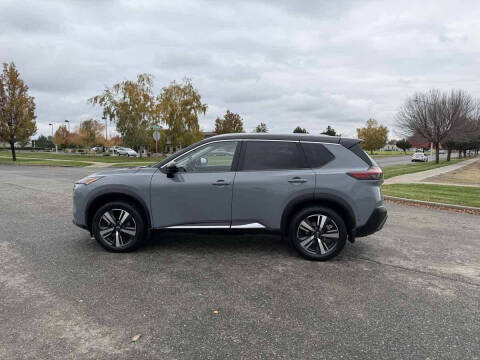 2022 Nissan Rogue SL