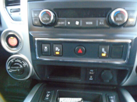 2017 Nissan Titan SV