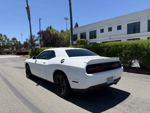 2018 Dodge Challenger SXT Plus