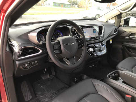 2026 Chrysler Pacifica Select