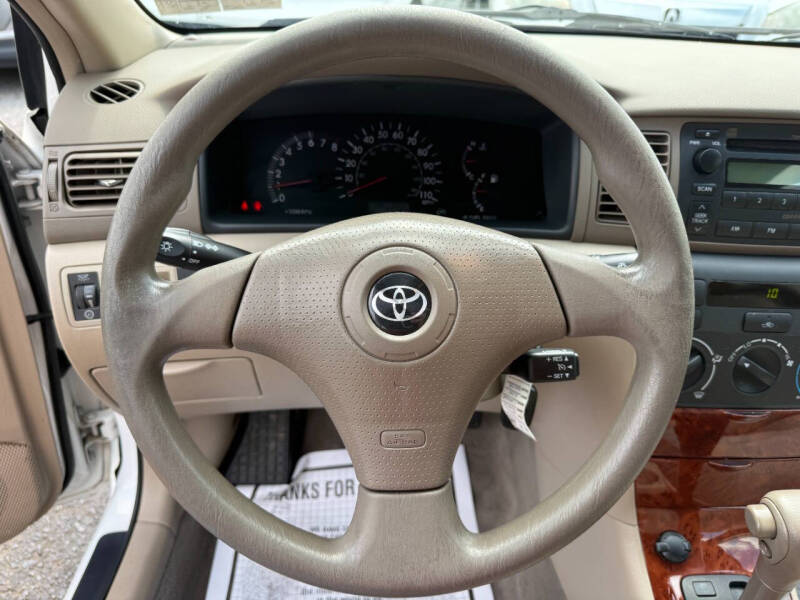 2005 Toyota Corolla LE