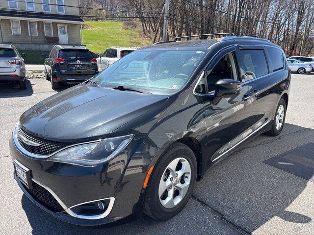 2017 Chrysler Pacifica Touring-L Plus