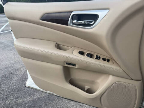 2015 Nissan Pathfinder SL