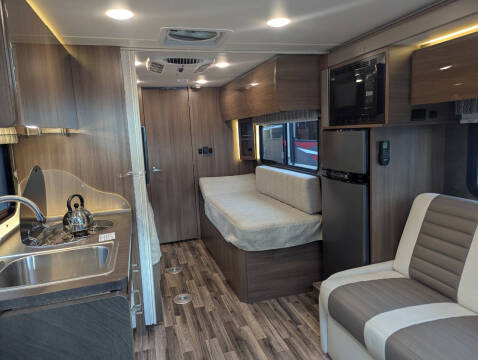 2018 Winnebago Trend 23D / 23ft