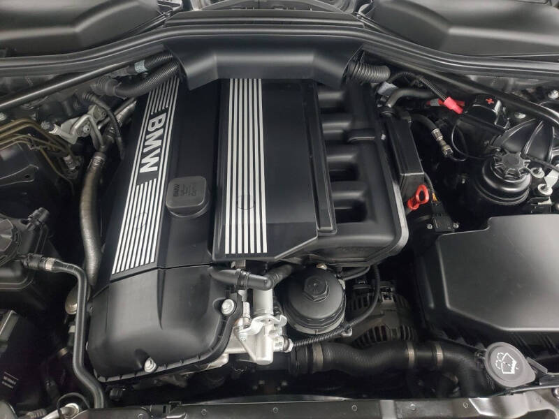 2004 BMW 5 Series 525i