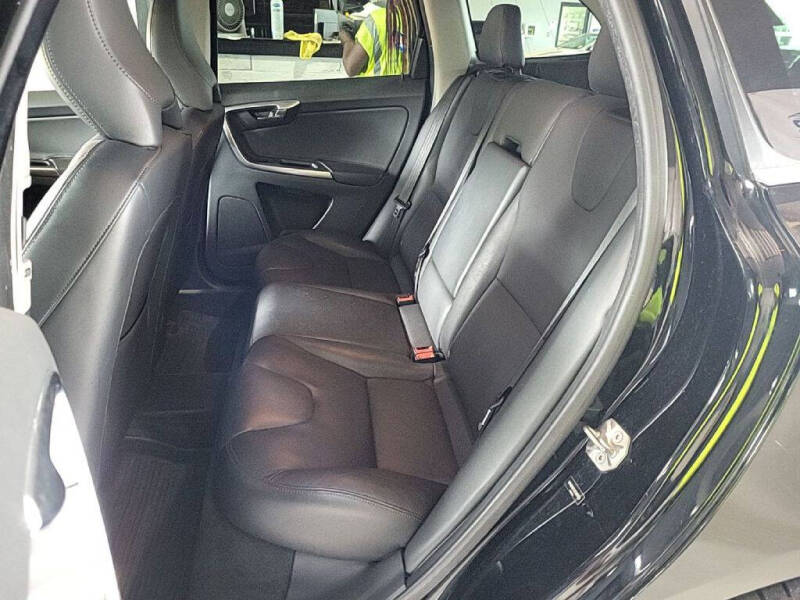 2016 Volvo XC60 T5 Drive-E Premier