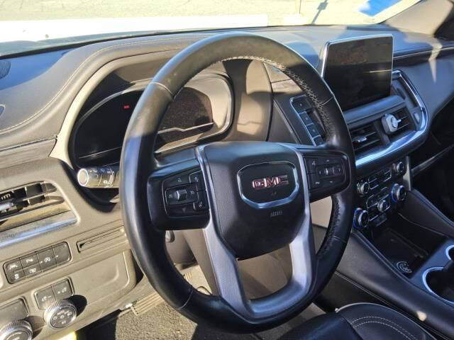 2023 GMC Yukon XL SLT