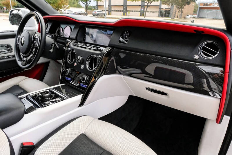 2022 Rolls-Royce Black Badge Cullinan