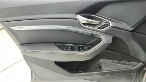 2024 Audi Q8 e-tron quattro Premium