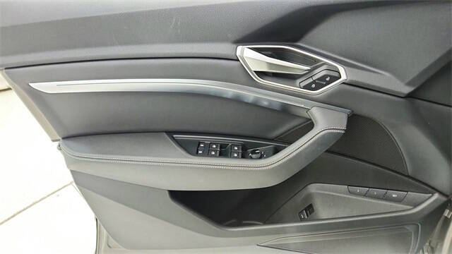 2024 Audi Q8 e-tron quattro Premium