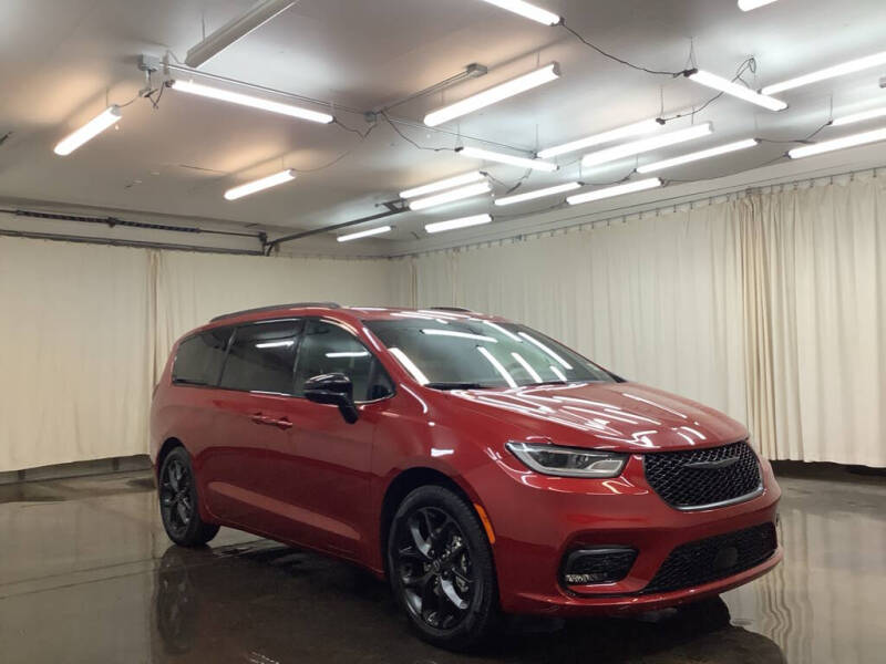 2026 Chrysler Pacifica Select