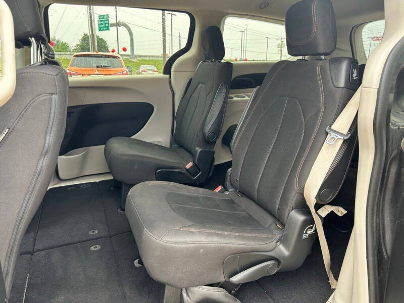 2017 Chrysler Pacifica Touring
