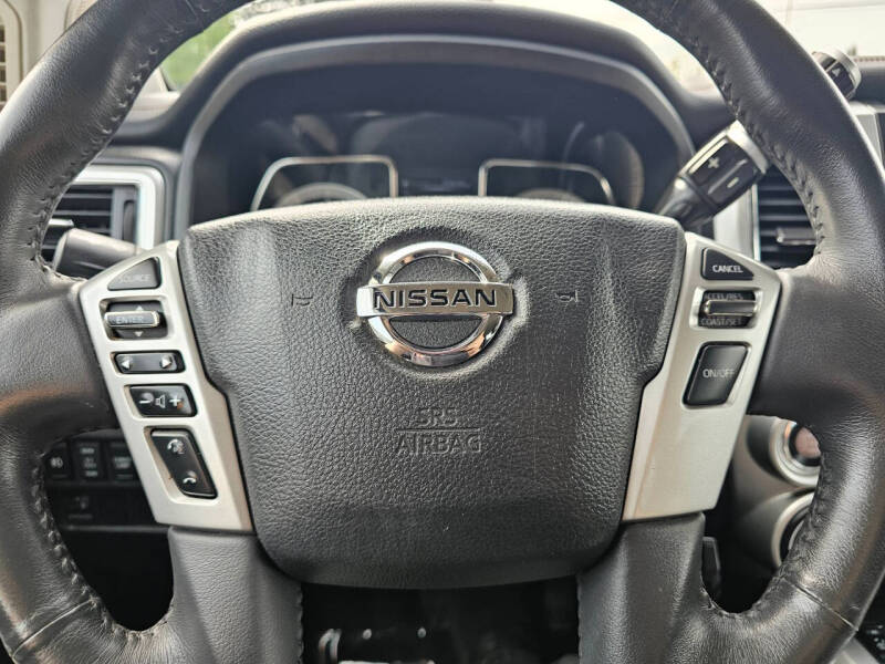 2017 Nissan Titan SL