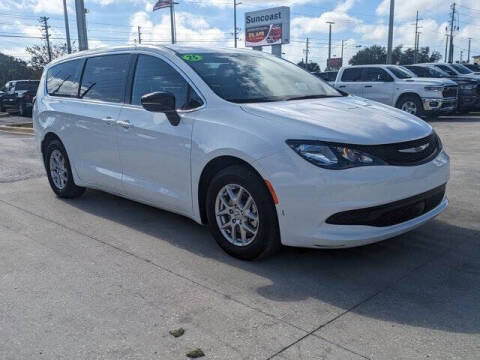 2025 Chrysler Voyager LX