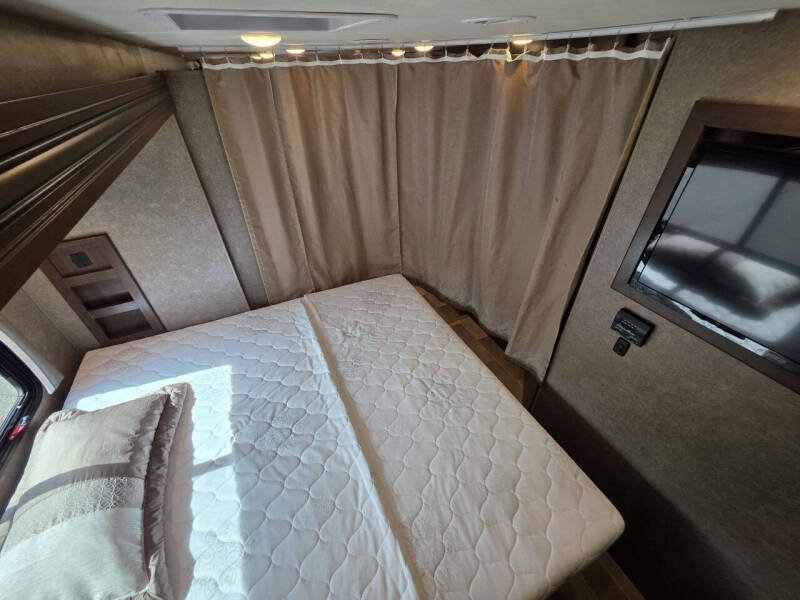 2020 Thor Motor Coach Chateau