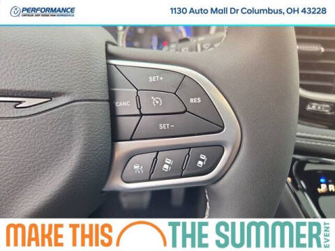 2027 Chrysler Pacifica Select