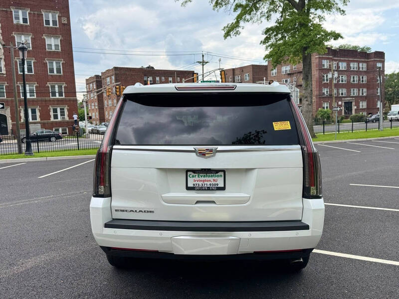2017 Cadillac Escalade Luxury