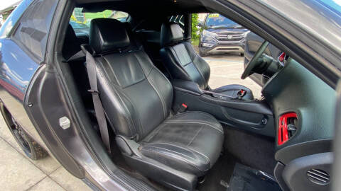2015 Dodge Challenger SXT Plus