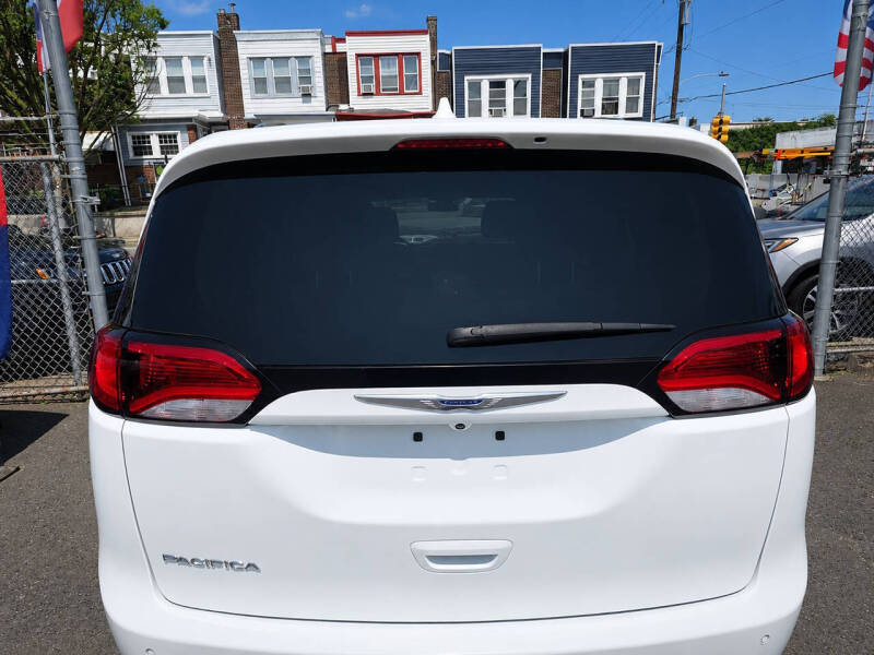 2018 Chrysler Pacifica Touring L