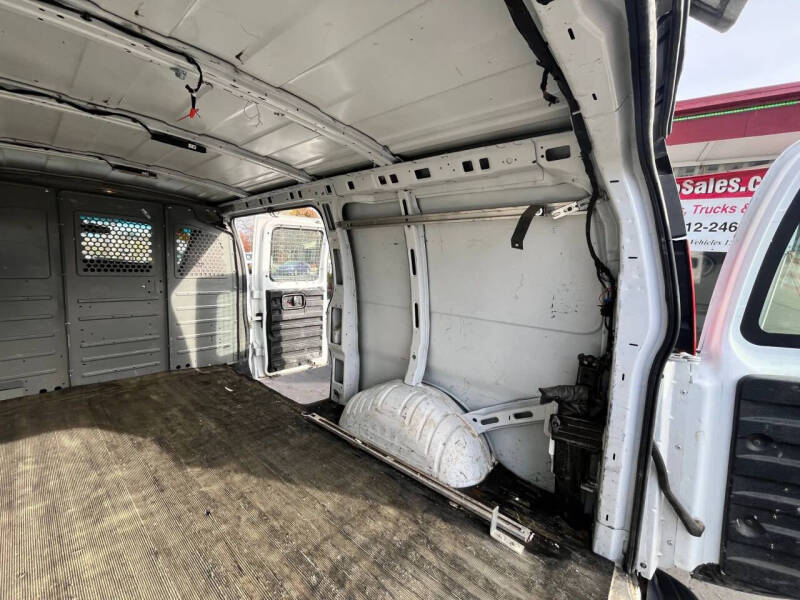 2017 GMC Savana 2500