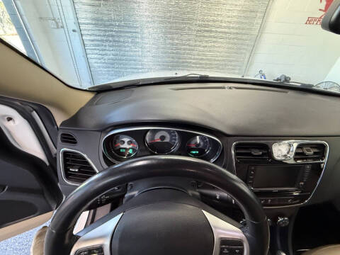 2012 Chrysler 200 Limited