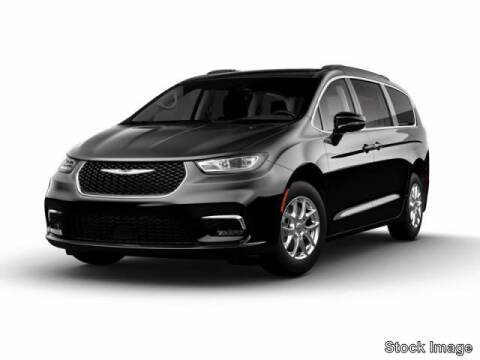 2022 Chrysler Pacifica for sale at Greenway Automotive GMC in Morris IL